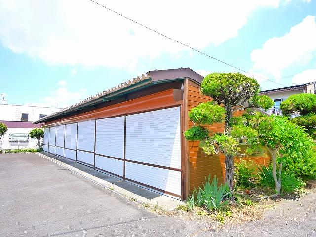 北岡シャッター付ガレージ