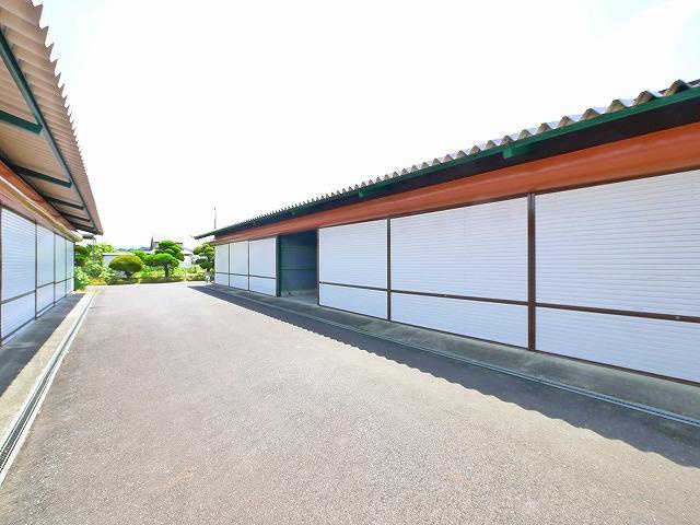 北岡シャッター付ガレージ