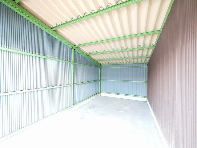 北岡シャッター付ガレージ