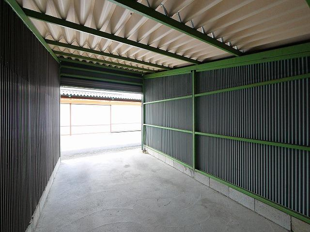 北岡シャッター付ガレージ