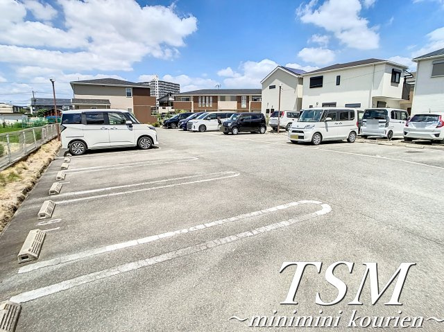 カーサ　フェリーチェ　Ⅱの駐車場