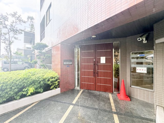 レクセルマンション錦糸町のエントランス|緑豊かなエントランスがお出迎え