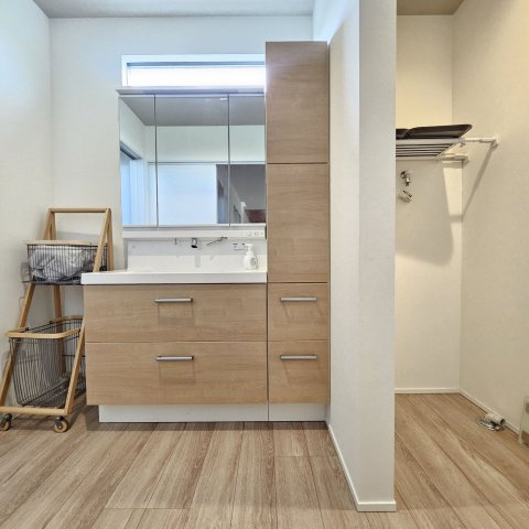 下之城町183-20　4LDKの独立洗面台