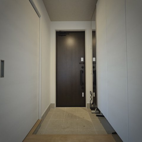 下之城町183-20　4LDKの玄関