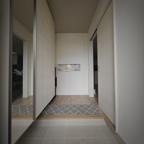 下之城町183-20　4LDKの玄関