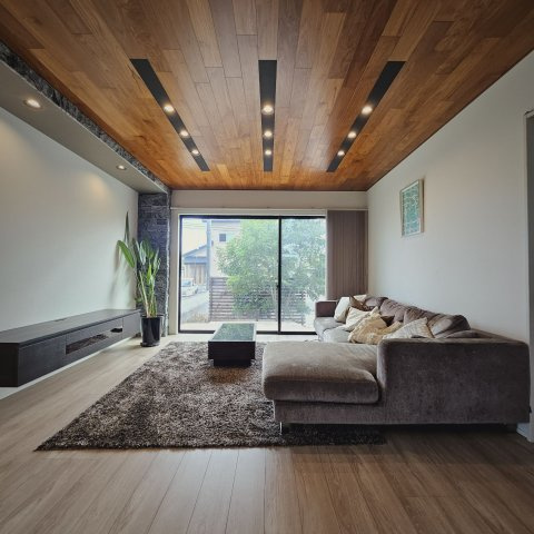 下之城町183-20　4LDKの居間・リビング