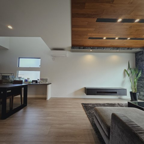 下之城町183-20　4LDKの居間・リビング