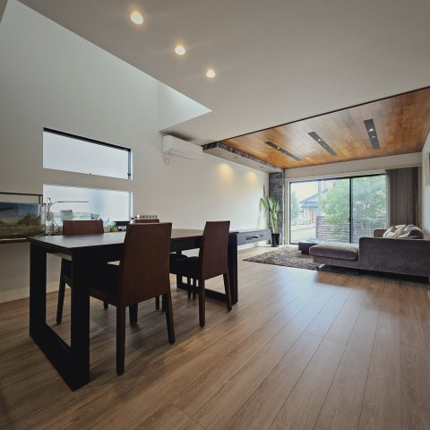 下之城町183-20　4LDKの居間・リビング