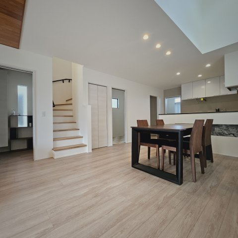 下之城町183-20　4LDKの居間・リビング