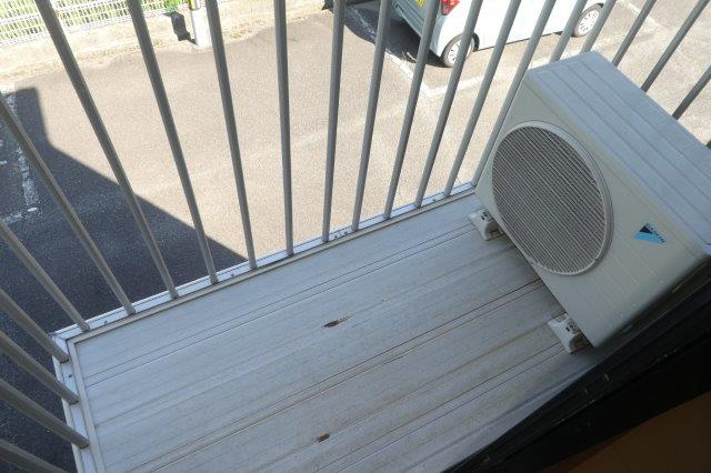 倉敷市老松町１丁目のアパートのバルコニー