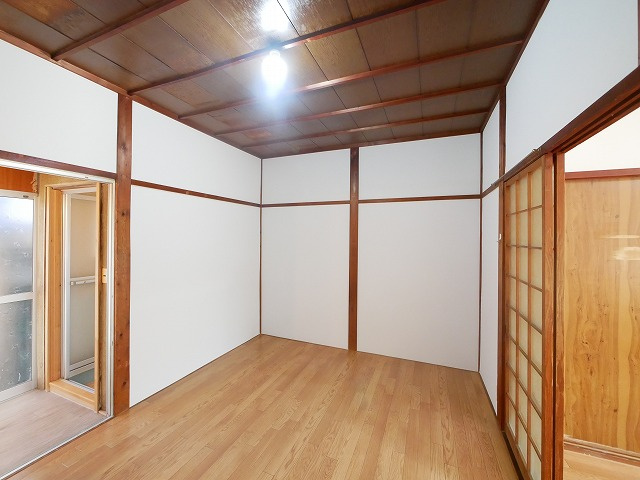 奈良市南紀寺町2丁目貸家の洋室|広々とした洋室です