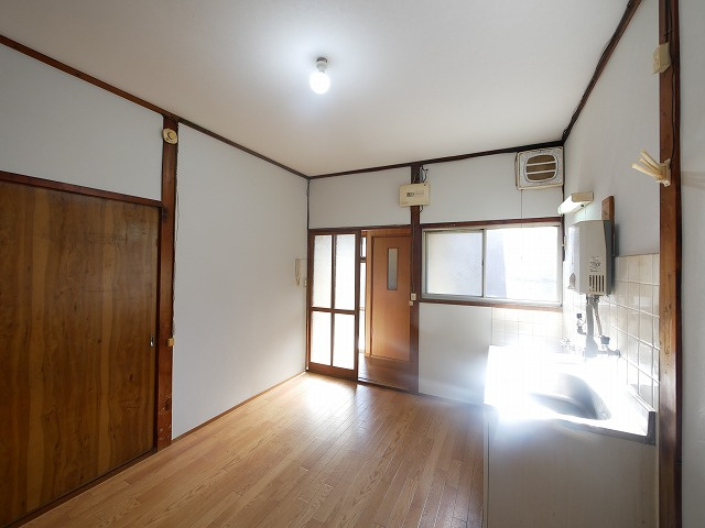 奈良市南紀寺町2丁目貸家のキッチン|きれいなキッチンです