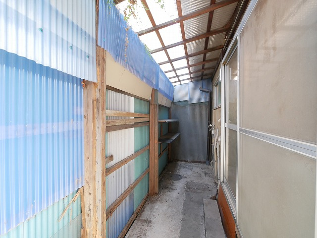 奈良市南紀寺町2丁目貸家のバルコニー|1階のテラス部分