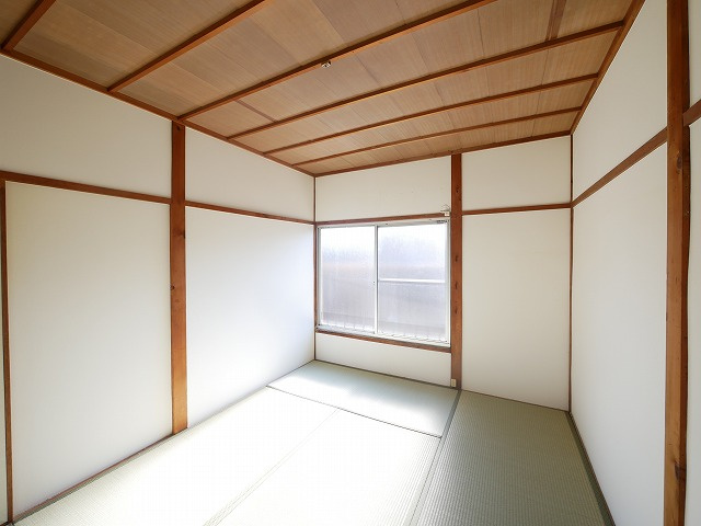 奈良市南紀寺町2丁目貸家の和室|落ち着いた雰囲気の和室です