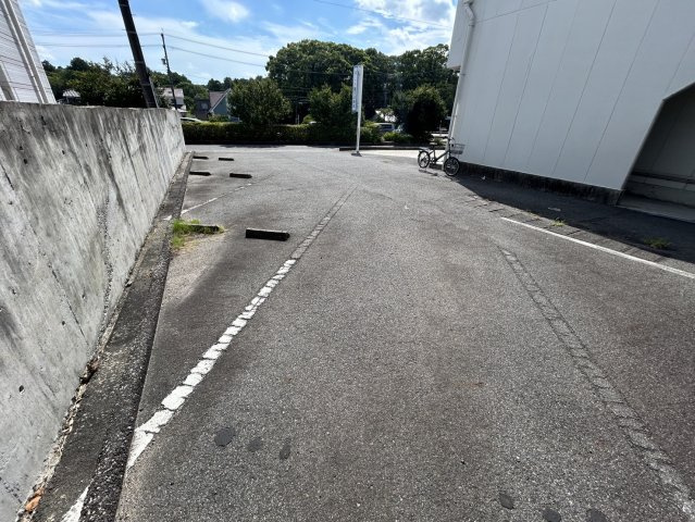 藤塚アームの駐車場