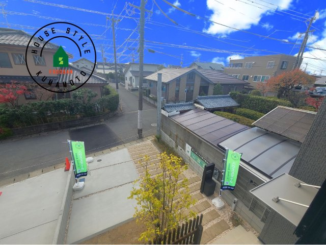 熊本市中央区出水6丁目第2₋2棟（1号棟）の展望|窓から緑が見える物件も魅力的です。