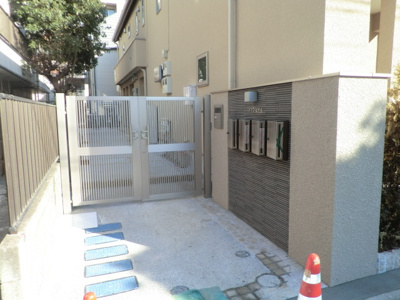 ★一人暮らしに心強いオートロック★
