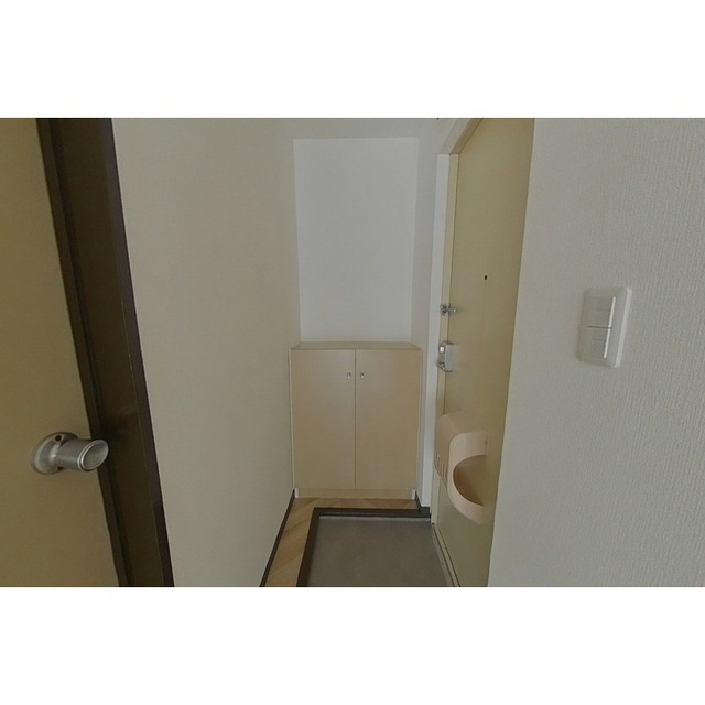 エースハイツの玄関