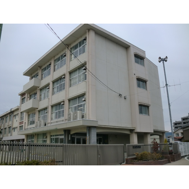 エースハイツの周辺|則武小学校