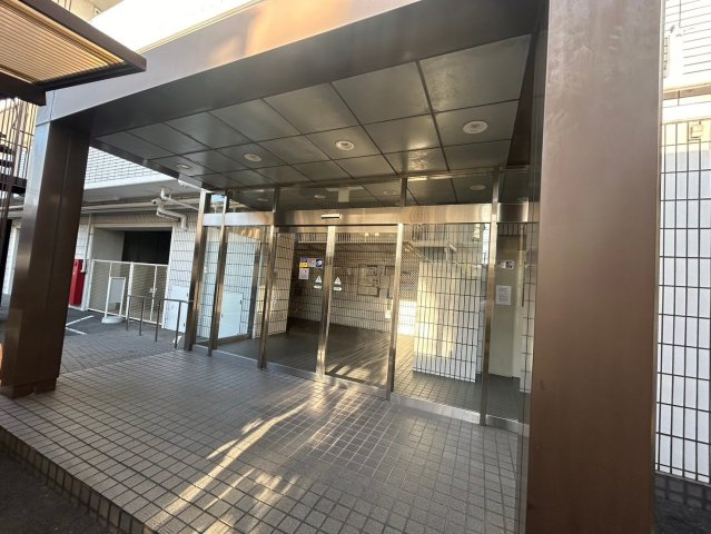【エントランス】 | プレジデント柏原