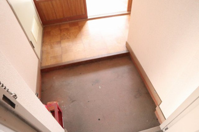 【玄関】 | コーポ海南東 | 明るい玄関です