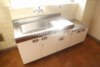 【キッチン】 | コーポ海南東 | コンパクトなキッチンで掃除もラクラク