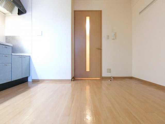 クレオコート和泉中央の居間・リビング|同物件別部屋