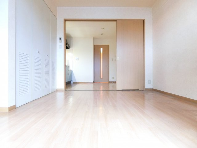 クレオコート和泉中央の居間・リビング|同物件別部屋