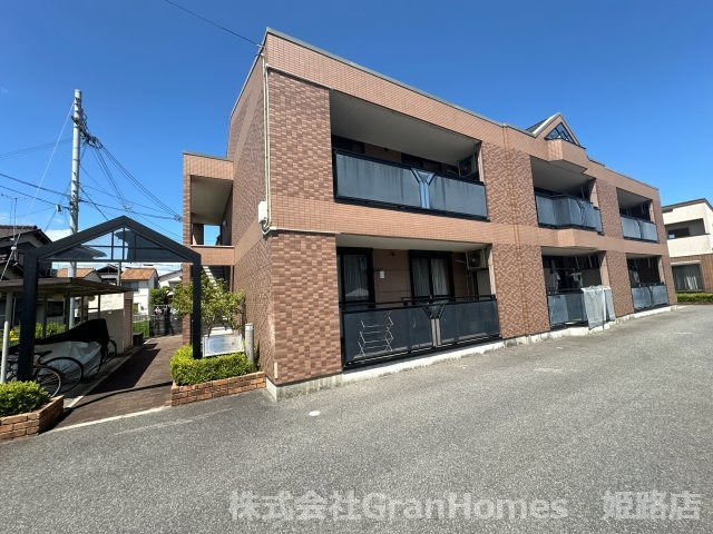 ウィンズパレス雅の外観