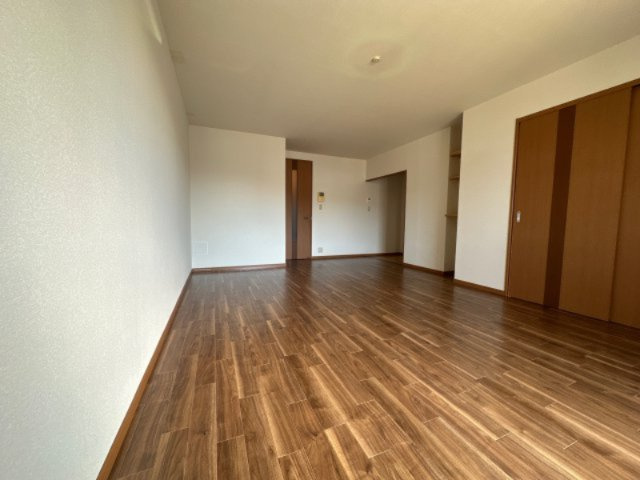 ウィンズパレス雅の居間・リビング