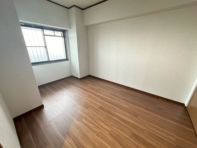駅南レジデンスの洋室