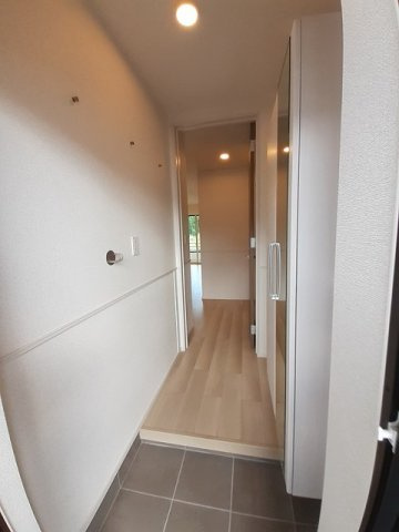 オーブ　シャルダンＢの玄関