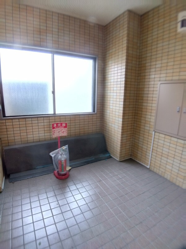 プラザ豊町のロビー