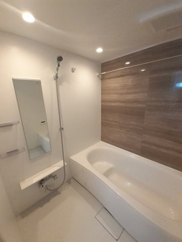 オーブ　シャルダンＢの浴室