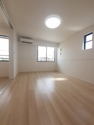 フォレスト　ワンＡの居間・リビング