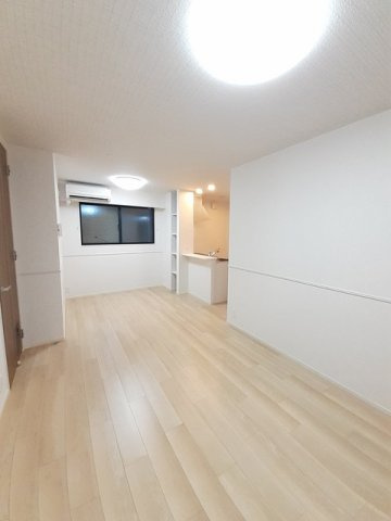 フォレスト　ワンＢの居間・リビング