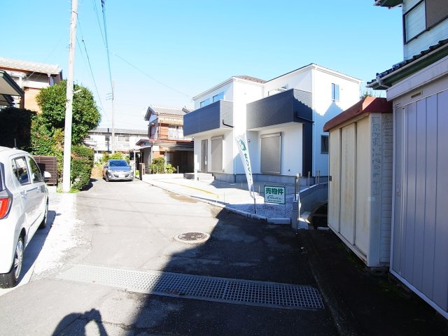 新築　高崎市石原町1期　1号棟の前面道路含む現地写真|現地写真　北西側接道幅員約4.2ｍ	