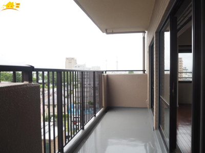 【バルコニー】 | サンマンションドゥーシェ浦和常盤 | 広々としたバルコニーです