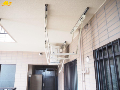 【その他】 | サンマンションドゥーシェ浦和常盤 | 共用通路エアコン室外機