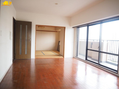 【居間・リビング】 | サンマンションドゥーシェ浦和常盤 | おしゃれなリビングです