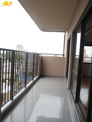 【バルコニー】 | サンマンションドゥーシェ浦和常盤 | 開放的で明るい空間を演出してくれるバルコニーです