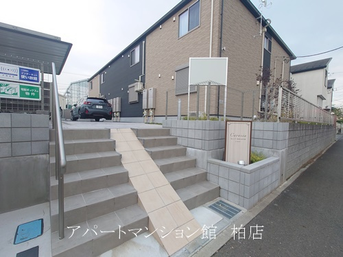 セレシア　おおたかの森のエントランス
