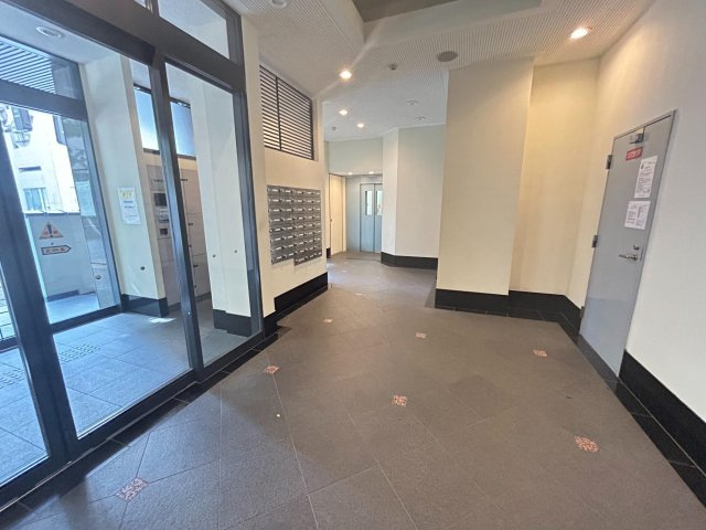 地下鉄五条駅まで徒歩２分の駅近●令和５年１２月全面改装済み●５階３ＬＤＫ●藤和シティホームズ烏丸五条のエントランス|エントランス