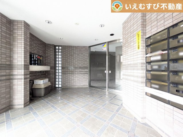 コスモ行田のエントランス