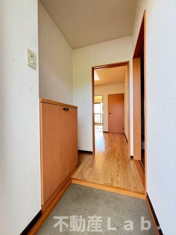 Ｋ２コーポラス十五社の玄関