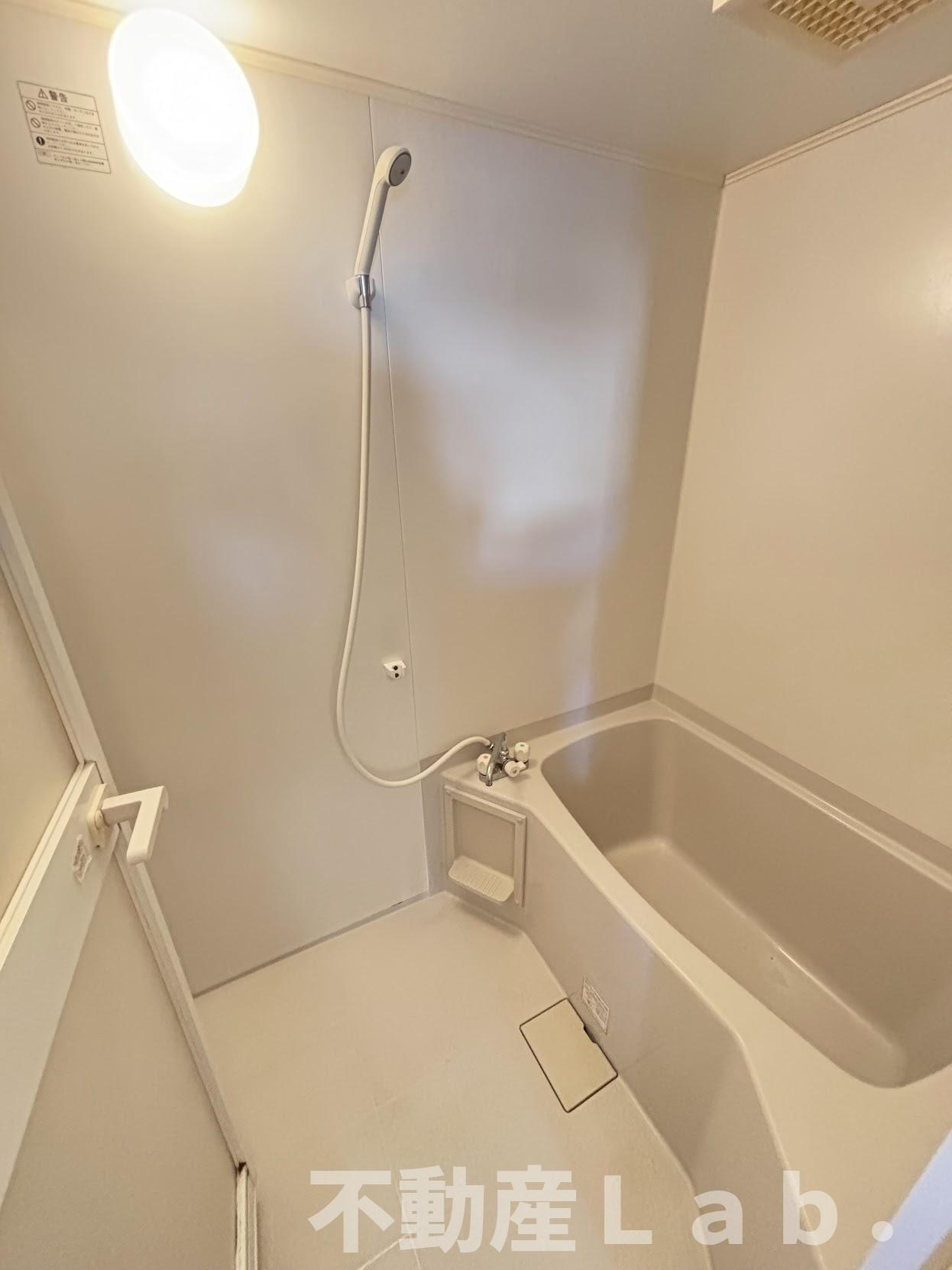 Ｋ２コーポラス十五社の浴室