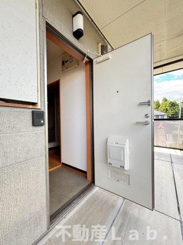 Ｋ２コーポラス十五社のエントランス