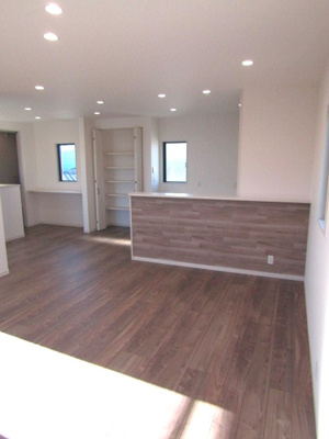 【居間・リビング】 | エンゼルハウス昭和町河東中島⑥ | おしゃれな居間です