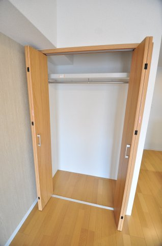 大阪市城東区成育３丁目の賃貸マンションの収納