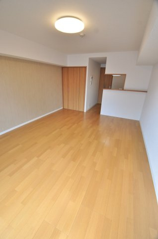 大阪市城東区成育３丁目の賃貸マンションの寝室